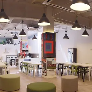 Albergue Hola Eixample Barcelona